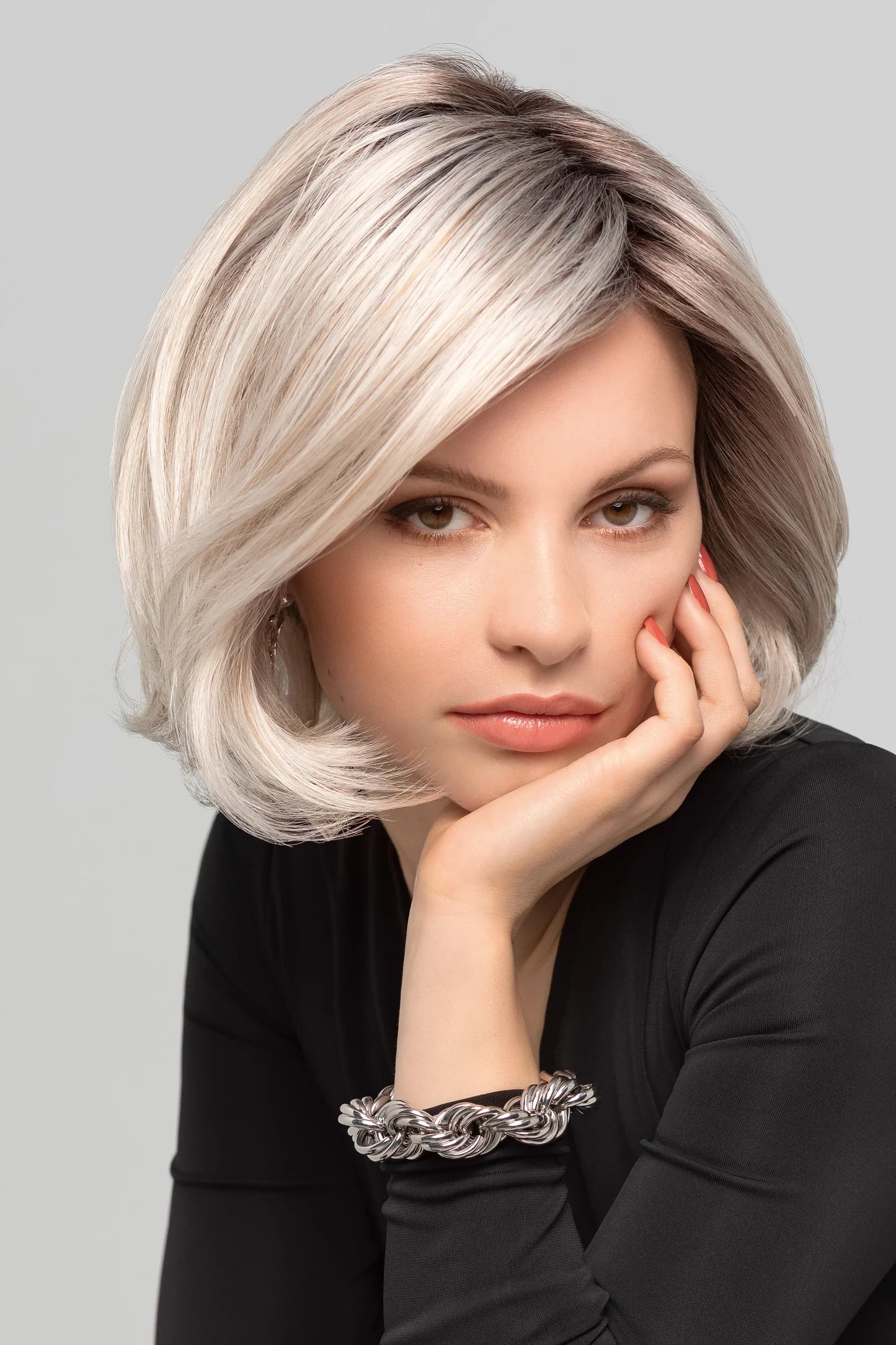 perruque femme platine