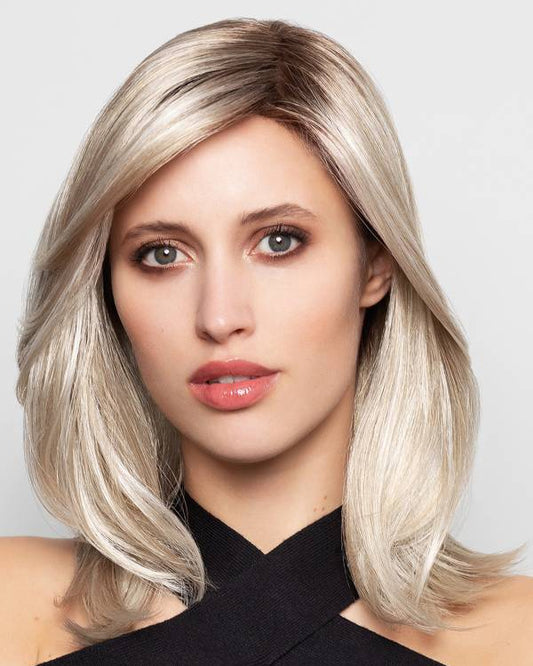 Perruque femme Luna Lace, longue et lisse, élégante et naturelle, parfaite pour dissimuler la pelade avec raffinement.