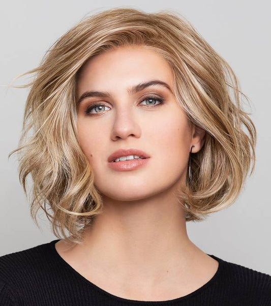 Perruque femme Nature Glam Mono Lace, mi-longue et chic, idéale pour dissimuler la pelade avec élégance et naturel.