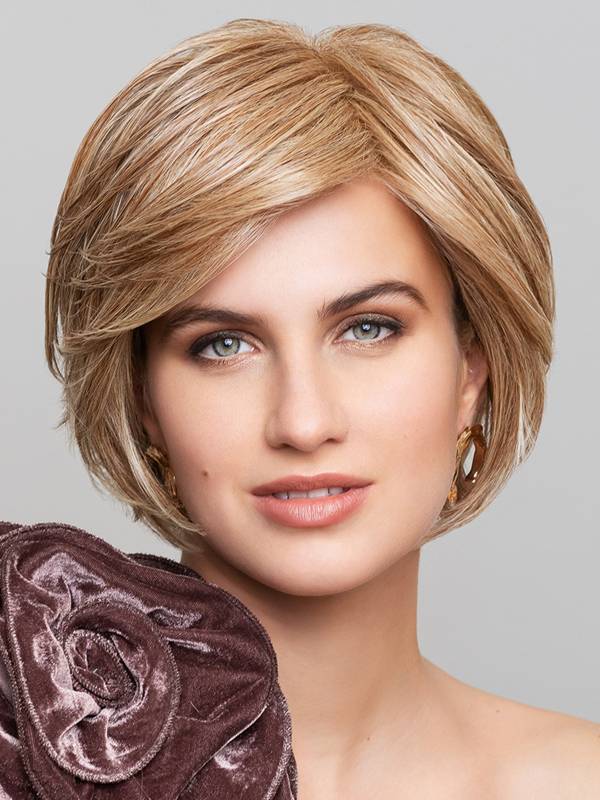 Perruque femme Nature Stage Mono Lace, mi-longue et raffinée, idéale pour masquer l’alopécie avec naturel et élégance.