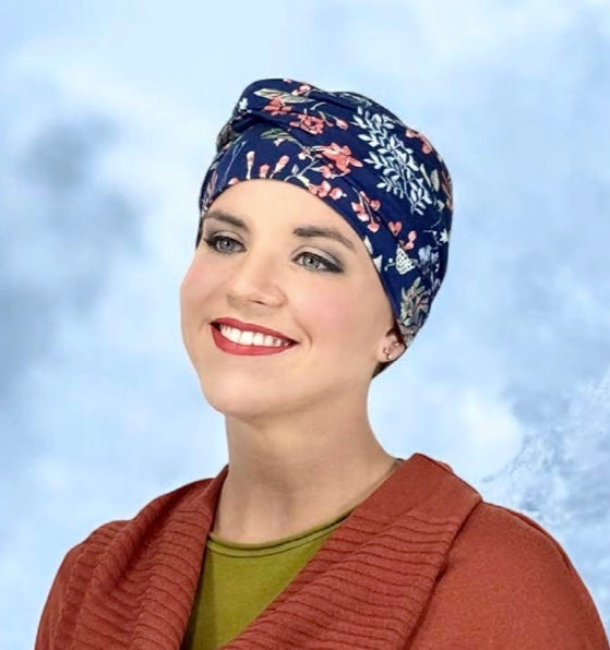 Bonnet chimio en bambou Adèle, doux, respirant et élégant, avec nœud avant. Confort et féminité au quotidien.