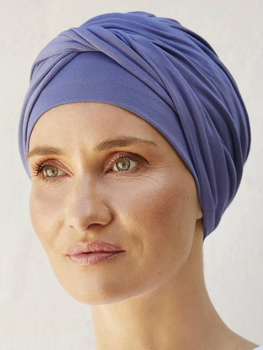 Bonnet Easy Christine Headwear, élégant et féminin, parfait pour accompagner la pelade ou l’alopécie avec confort.