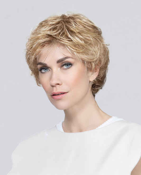Perruque courte Alexis Deluxe Ellen Wille portée, vue de profil