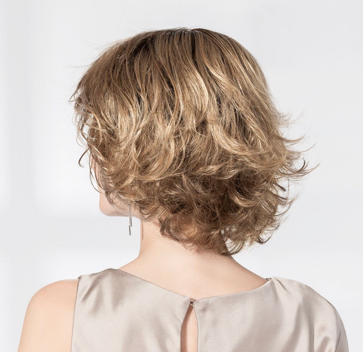 Perruque mi-longue Bloom Deluxe Ellen Wille portée, vue de profil