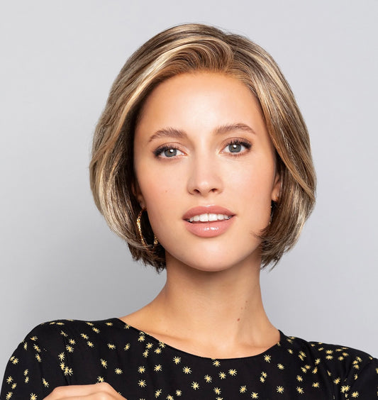 Perruque Call Gisela Mayer mi-longue fluide et effilée avec bordure frontale discrète pour un style naturel et élégant