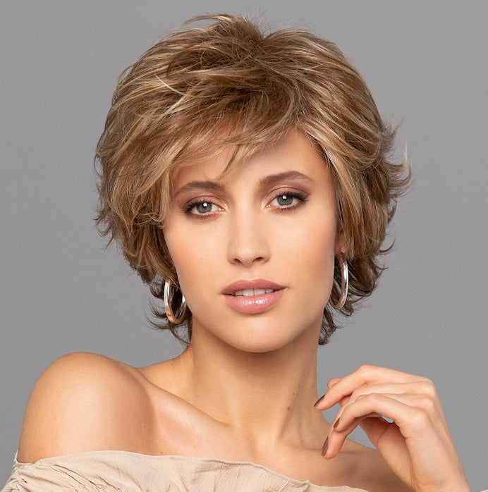 Perruque femme mi-longue Duo Aria Gisela Mayer en cheveux semi-naturels, coloris Dark Blonde, pour alopécie et chimiothérapie