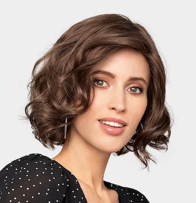 Perruque Marcello Lace Part Gisela Mayer, mi-longue à boucles souples, fibre synthétique de qualité, tombé naturel, idéale pour alopécie.