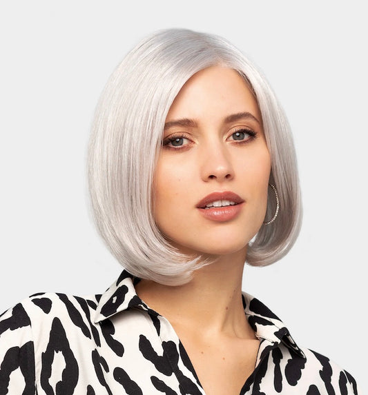 Perruque High End Page Large, carré mi-long lisse pour femme, grande taille, naturelle et idéale contre l’alopécie.