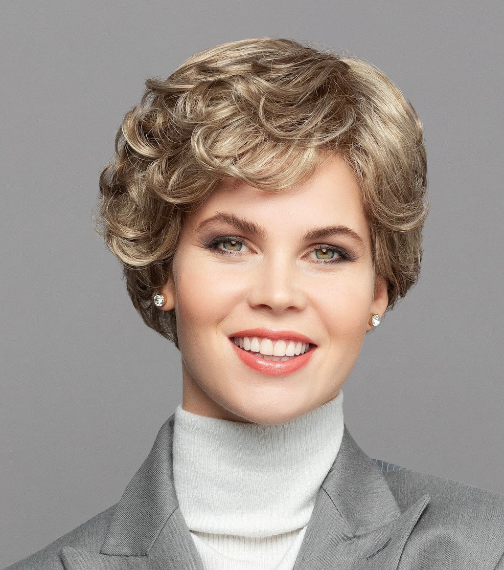 Perruque New Perfect Lace Gisela Mayer – coupe courte avec boucles souples, volume naturel et look féminin élégant