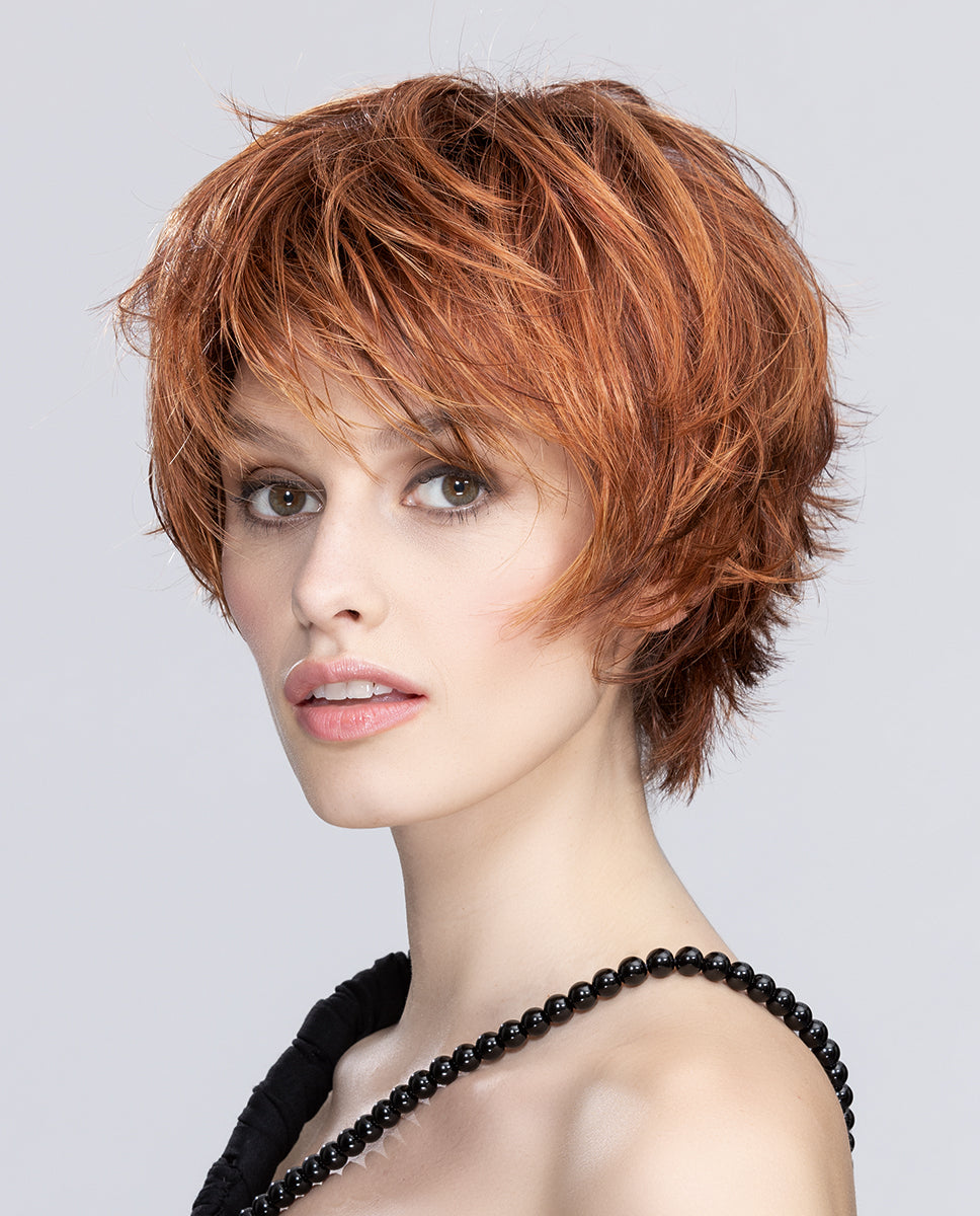 Perruque femme courte Sky Ellen Wille en fibre synthétique, coloris Safran Red Rooted, pour alopécie et chimiothérapie