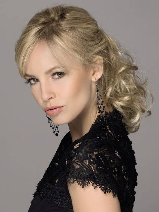 Spumante Power Pieces : extension ondulée 28 cm avec clip pratique, pour un look chic et facile à fixer au quotidien.