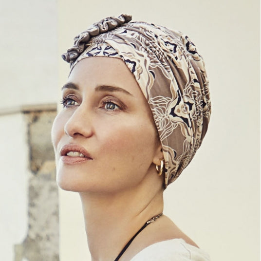 BONNETS, TURBANS & FOULARDS