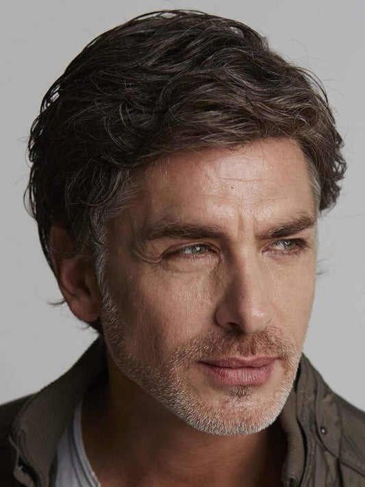 Modèle Bob Men Line Gisela Mayer : coupe classique et volumineuse, parfaite pour cacher calvitie ou pelade avec élégance.