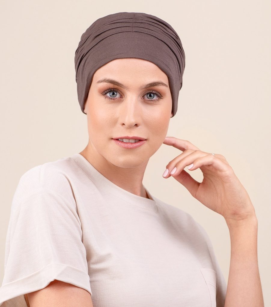 Bonnet chimio en bambou, léger et confortable, parfait pour protéger le cuir chevelu lors de la pelade et de l’alopécie.