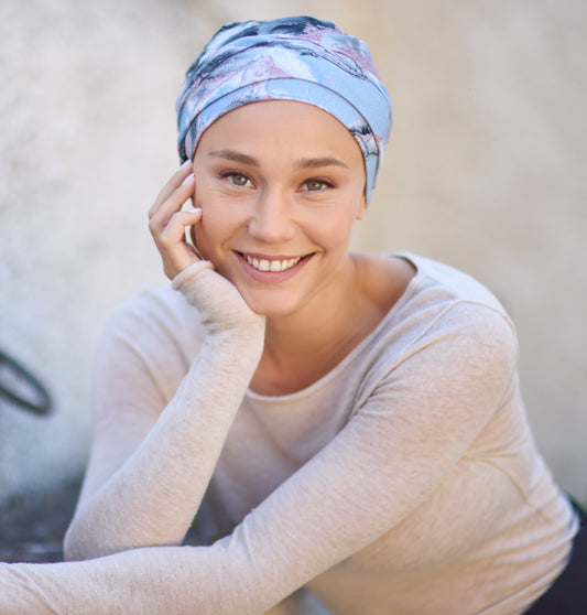 Bonnet chimio doux et confortable, au style élégant avec ses couleurs et imprimés variés pour sublimer vos looks.