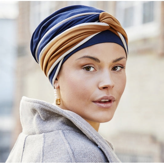 Le bonnet Viva de Christine Headwear allie élégance et confort, idéal pour camoufler une pelade ou une chute de cheveux après chimiothérapie.