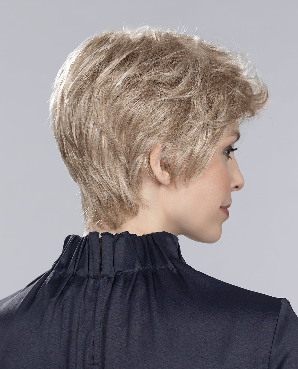 Perruque courte Alba Comfort Ellen Wille portée, vue de profil