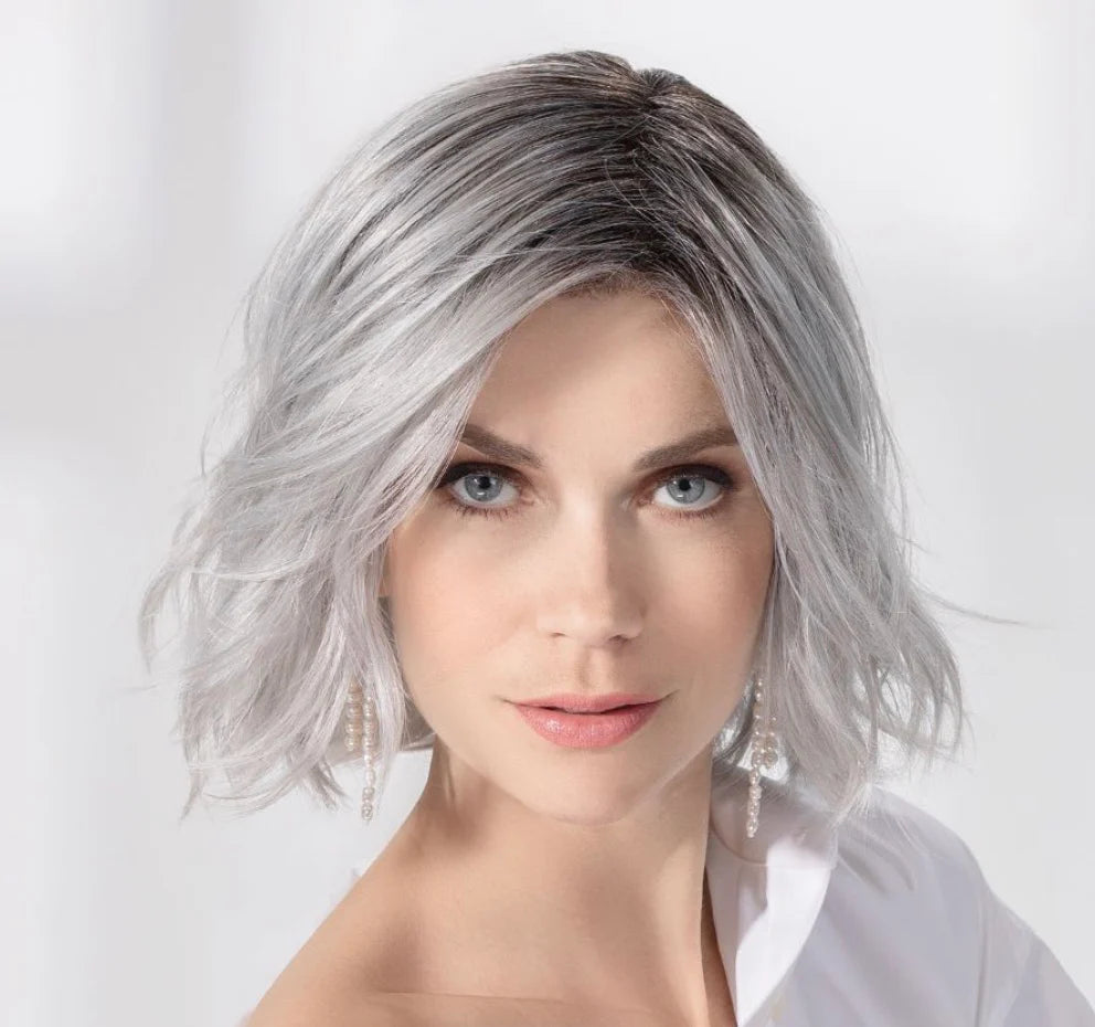 Perruque femme Esprit Small Soft Ellen Wille collection Hair Society, coupe carrée mi-longue, bonnet confort médical, fibre synthétique haut de gamme.