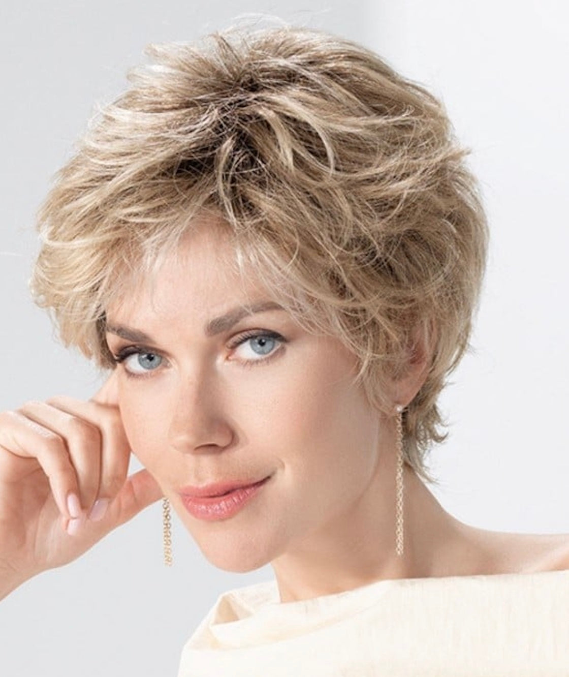 Perruque femme courte Charme Soft Ellen Wille en fibre synthétique, coloris Champagne Rooted, pour alopécie et chimiothérapie