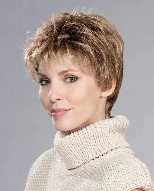 Perruque courte Coco Ellen Wille portée, vue de profil