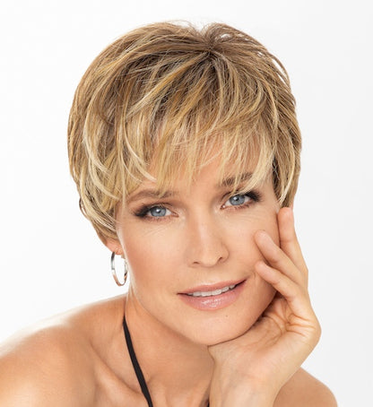 Perruque femme Magic Hip Gisela Mayer, coupe courte et moderne, frange délicate, fibres synthétiques résistantes à la chaleur.