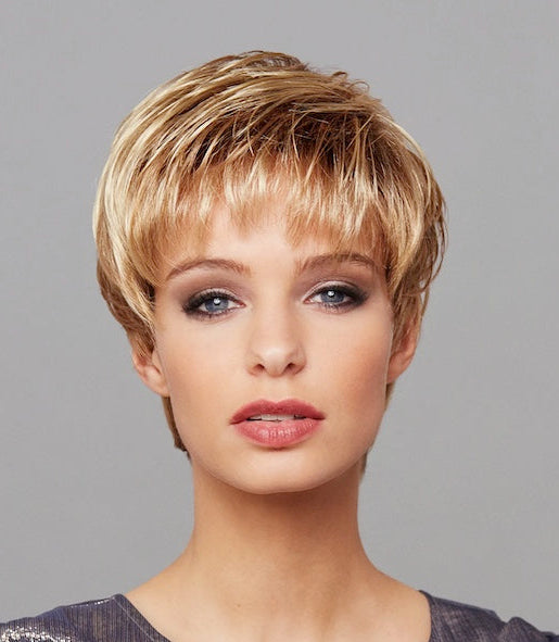 Perruque Romy Gisela Mayer wigs, coupe effilée et volumineuse, look moderne, audacieux et facile à coiffer