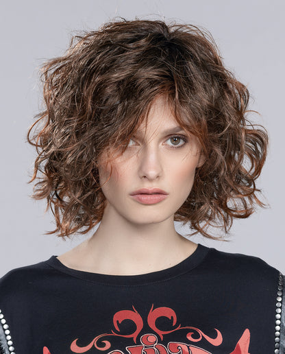 Perruque femme mi-longue Girl Mono Large Ellen Wille en fibre synthétique, coloris Chocolate Rooted