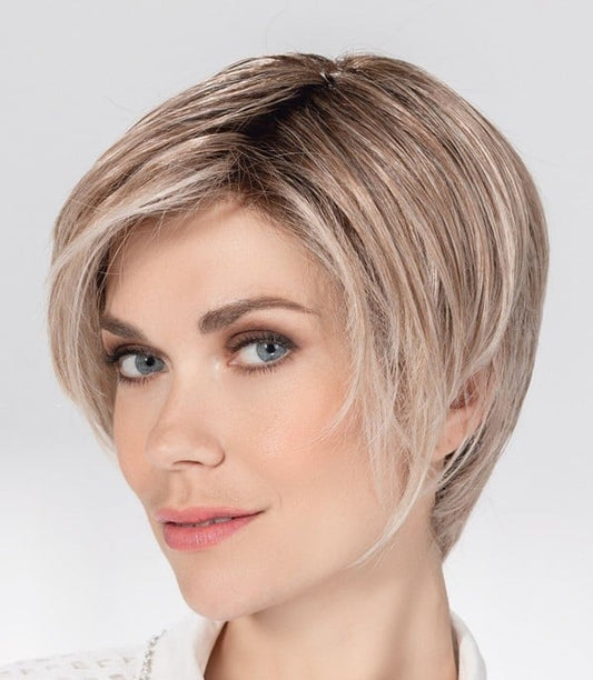 Perruque Glam Soft Ellen Wille, coupe courte asymétrique en fibre résistante à la chaleur.