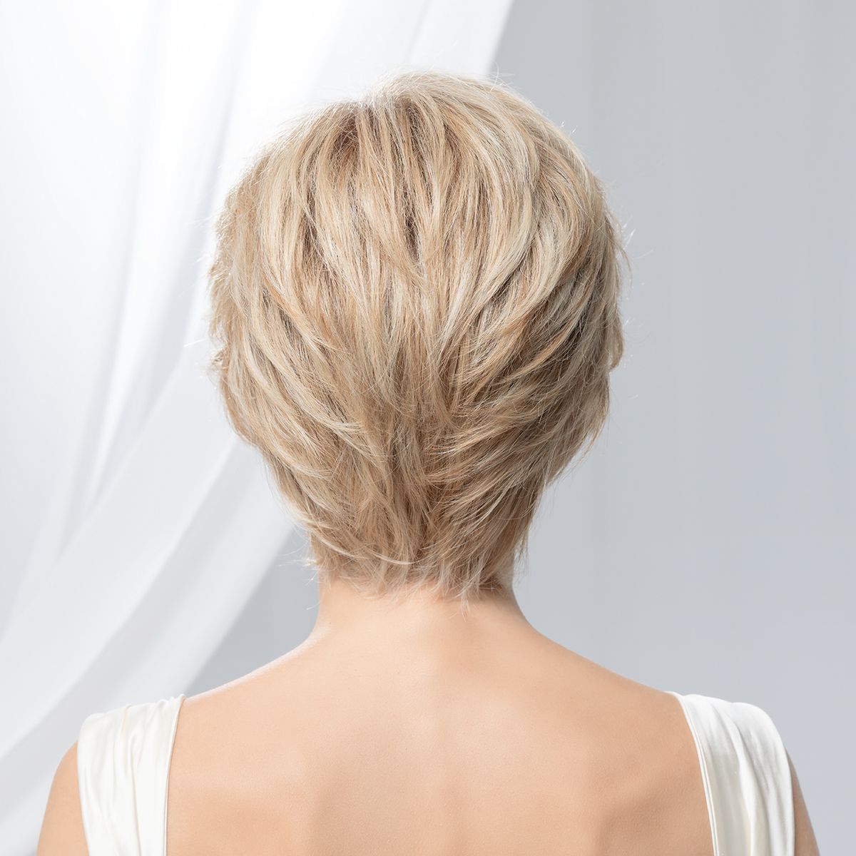 Perruque Impulse Soft Ellen Wille, coloris Champagne Rooted, vue de dos