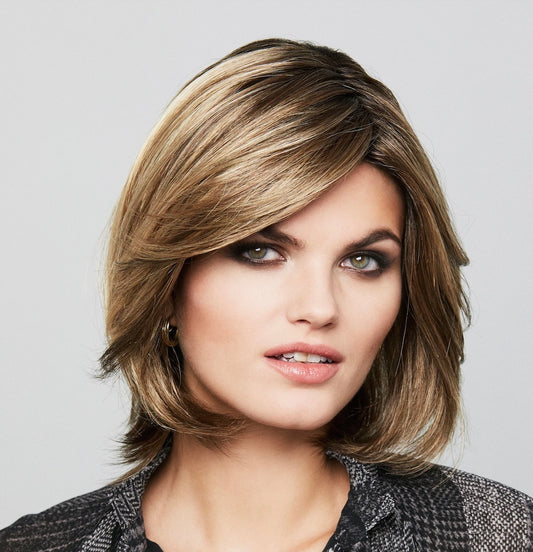 Perruque Mary Mono Lace, carré à frange pour femme, légère et élégante, idéale en cas d’alopécie ou perte de cheveux.