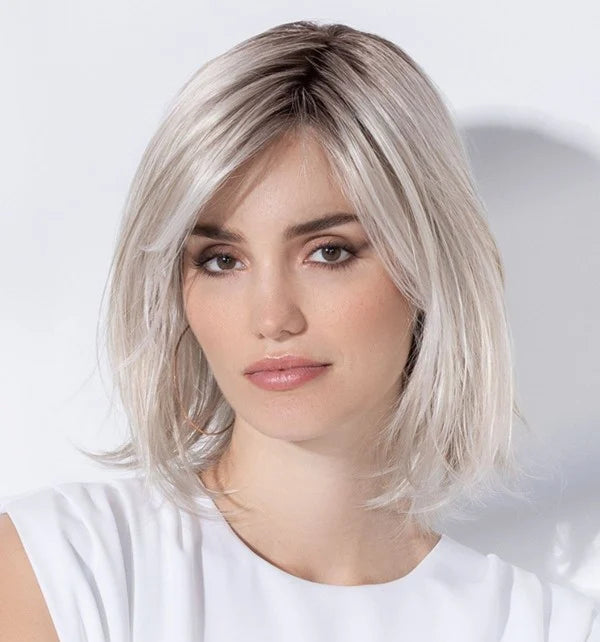 Perruque mi-longue lisse Icone Small Deluxe d'Ellen Wille, collection Hair Society, 100% fait main.
