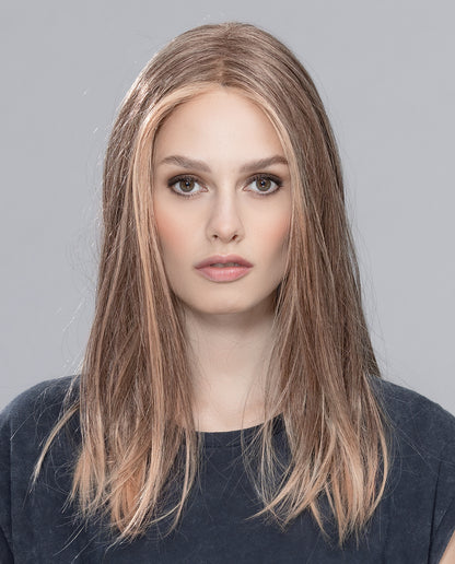 Perruque Sleek Mono Part Ellen Wille, coloris Powder Blonde Tipped, vue de profil