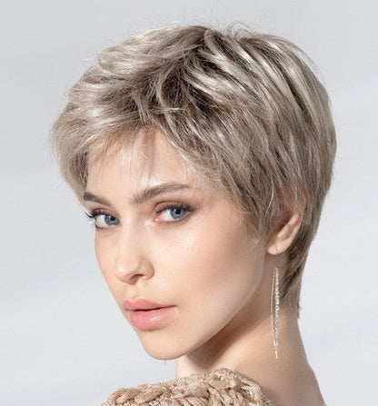 Perruque Spa Soft Ellen Wille, perruque femme naturelle et élégante en fibre synthétique.