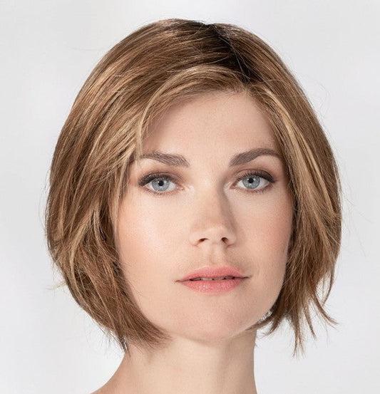 Perruque femme courte Star Deluxe Ellen Wille en fibre synthétique, coloris Light Bernstein Rooted