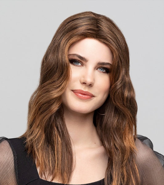 Perruque Vision Opéra Lace Part Gisela Mayer, longue wavy, raie au milieu, style moderne et féminité assurée
