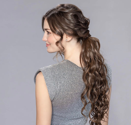 Hugo Power Pieces : queue de cheval wavy 38-50 cm en fibre résistante à la chaleur, facile à clipser pour un style rapide.
